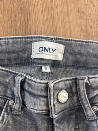 Pantalones grises Only