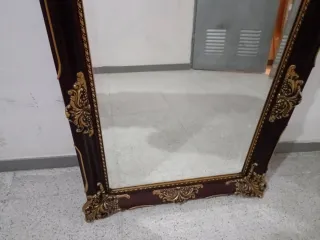 Espejo Antiguo de madera con marco dorado