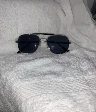 Gafas de sol aviador plateadas y negras