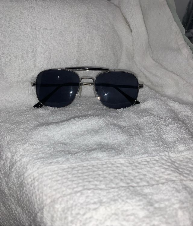 Gafas de sol aviador plateadas y negras
