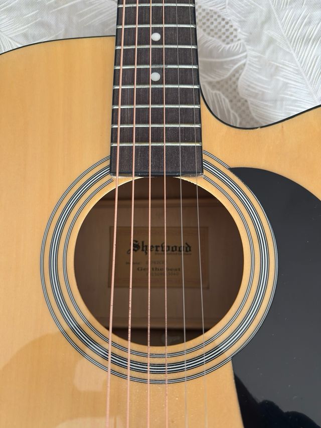 Guitarra Acústica con Funda