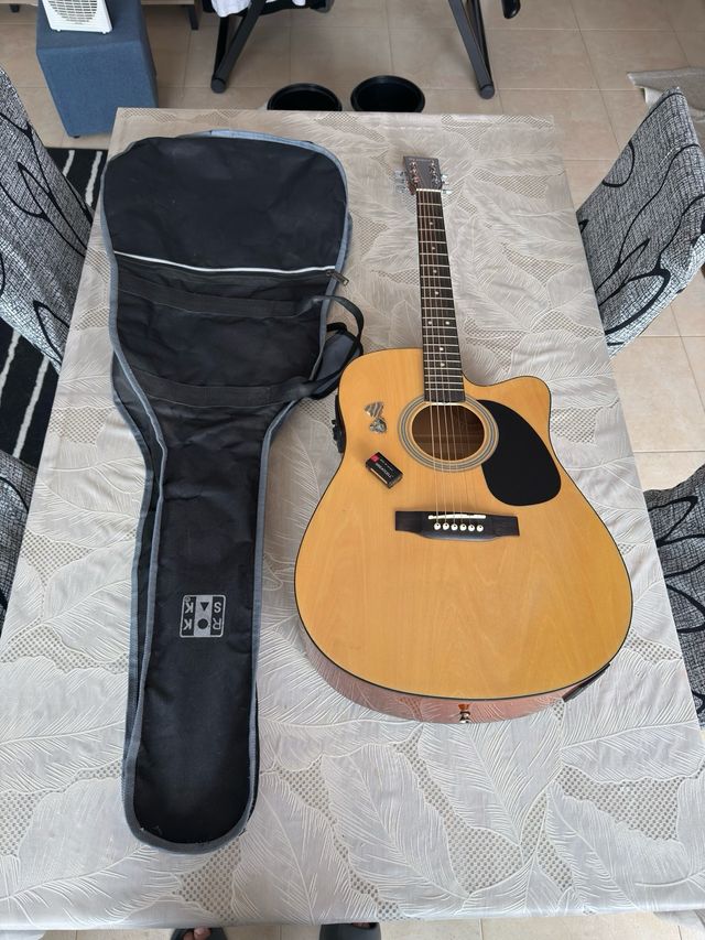 Guitarra Acústica con Funda