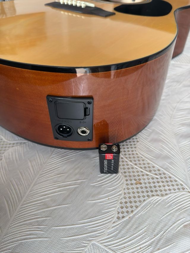 Guitarra Acústica con Funda