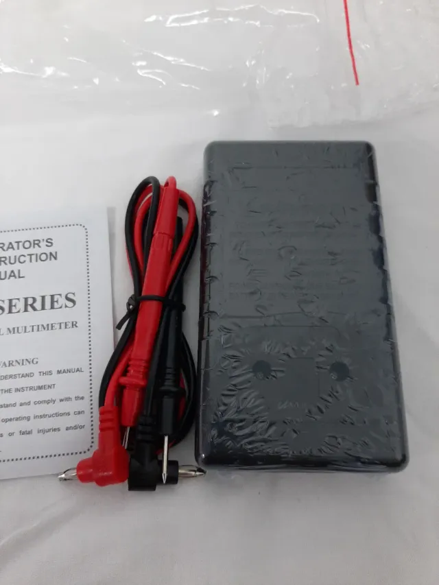 Multímetro Digital DT-830B