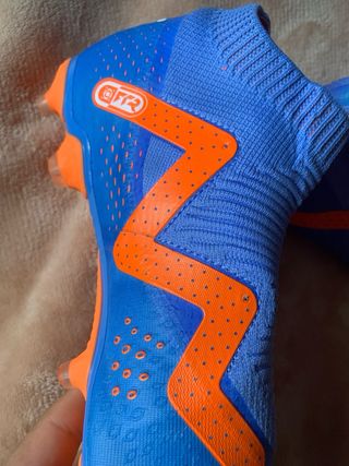 Botas de fútbol Puma talle 42,5 FOREVER BETTER