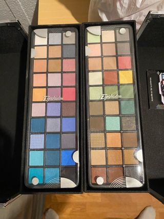 Maletín de maquillaje plateado