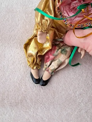 Bambola in porcellana