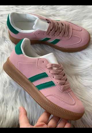 Zapatillas deportivas rosas y verdes. Número 36