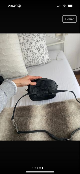 Bolso/riñonera negro efecto piel