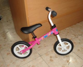 Bicicleta Nancy sin pedales rosa