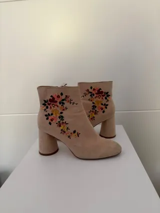 Botines Zara Beige Bordados Flores