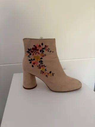 Botines Zara Beige Bordados Flores