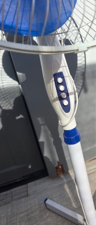 Pack 2 Ventiladores Pie Blanco y Azul