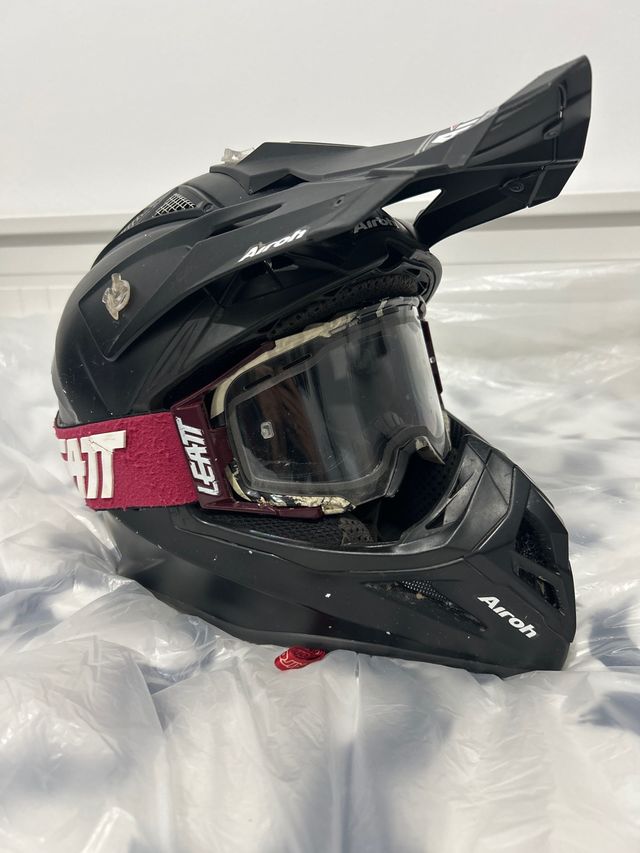Casco Airoh Aviator 2.0 con Gafas