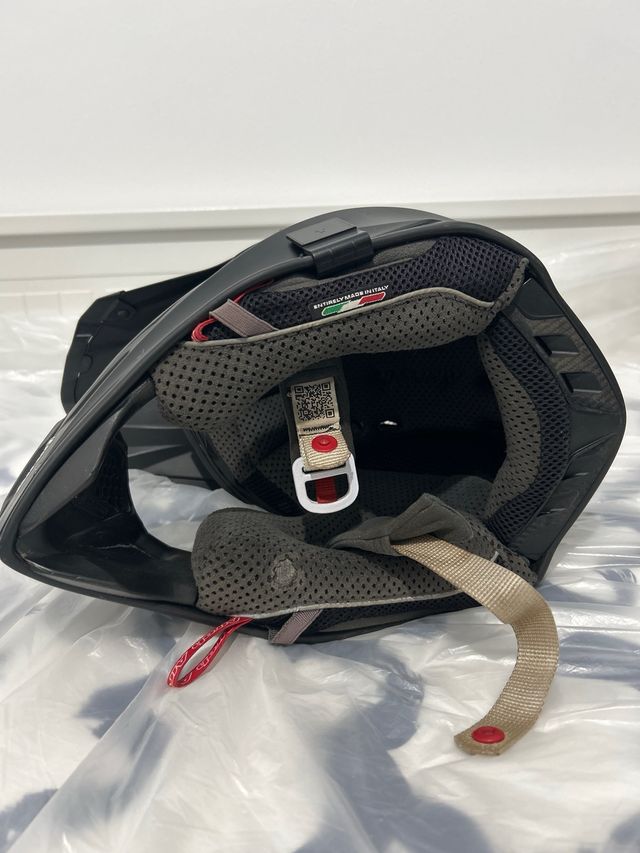 Casco Airoh Aviator 2.0 con Gafas