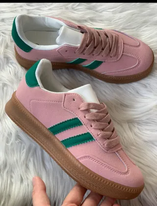 Zapatillas rosas y verdes. Número 40