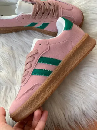 Zapatillas rosas y verdes. Número 41