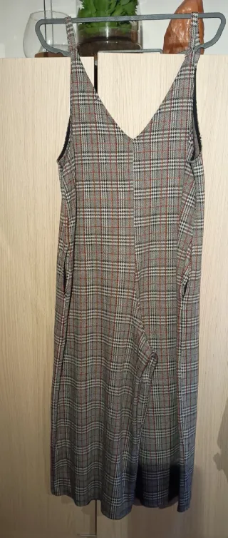 Mono pantalón cuadros gris y rojo
