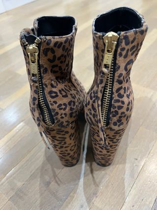 Botines de plataforma con estampado animal