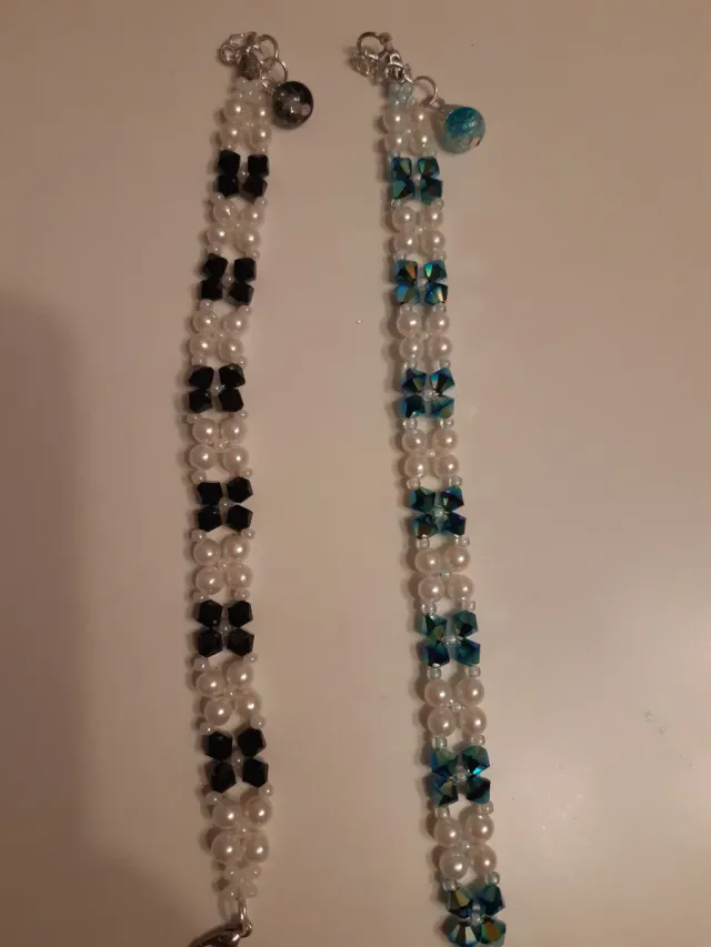 Pulsera artesanal perlas y cristales