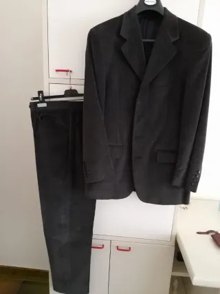 Abito uomo in velluto liscio