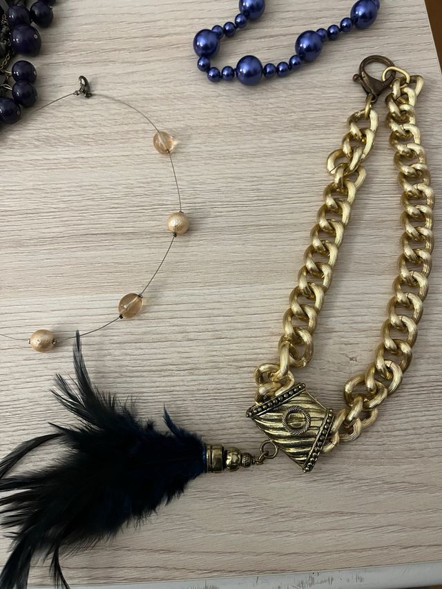 Lote bisutería collares, pulseras y llaveros