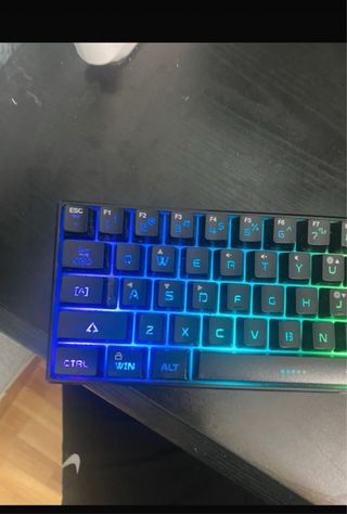 Teclado Gaming RGB Compacto