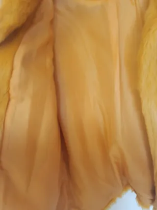 Chaquetón amarillo mostaza pelo sintético