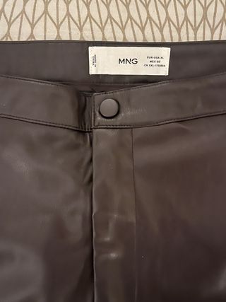 Pantalón MNG polipiel marrón Talla XL
