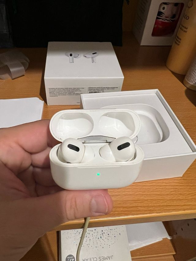 Estuche AirPods Pro (Modelo 2083) Apple Blanco