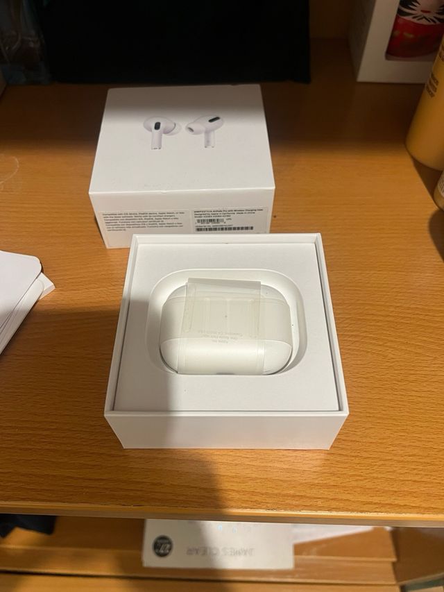 Estuche AirPods Pro (Modelo 2083) Apple Blanco