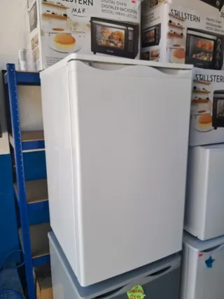 Nevera Stillstern 88L con congelador