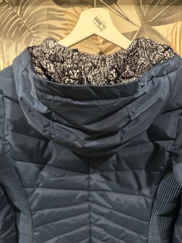 Chaqueta Dare2b azul con capucha