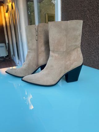 Botines Bershka ante beige