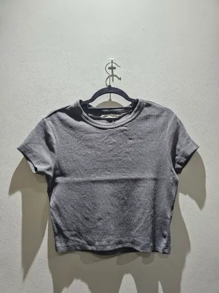 Camiseta Pull&Bear crop gris talla XL