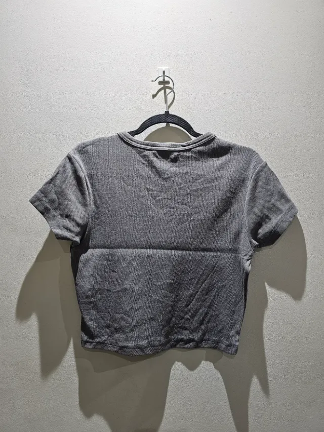 Camiseta Pull&Bear crop gris talla XL