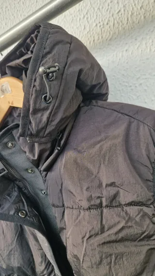 Chaleco Zara con capucha negro