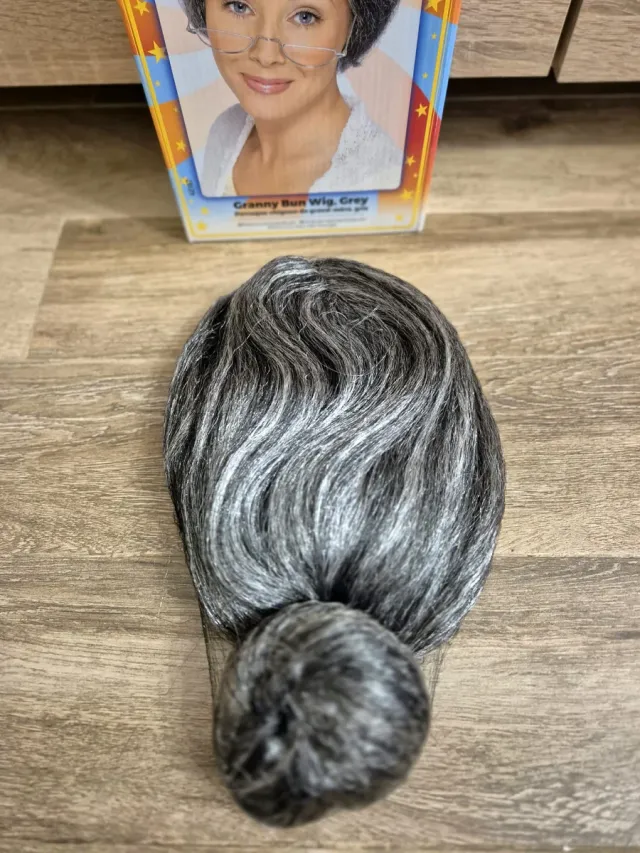 Peluca Smiffy's Granny Bun Gris