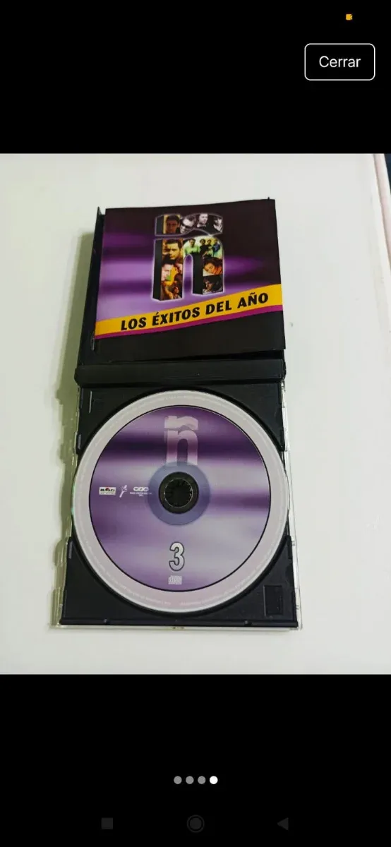 Los Éxitos del Año 3 CDs (2003)