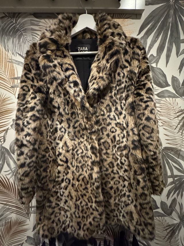 Abrigo pelo Zara estampado leopardo