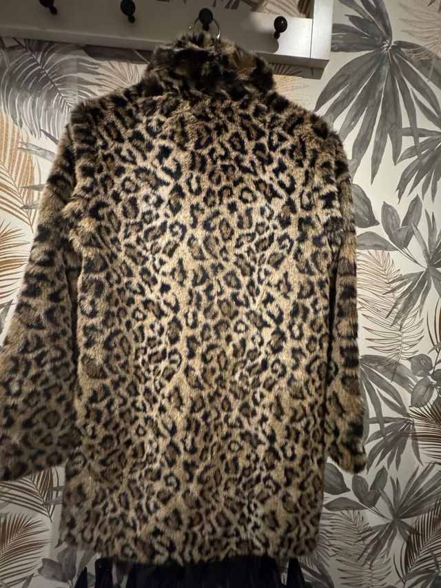 Abrigo pelo Zara estampado leopardo