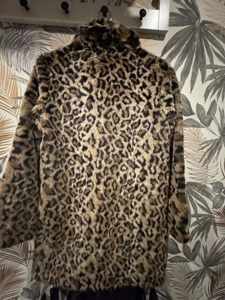 Abrigo pelo Zara estampado leopardo