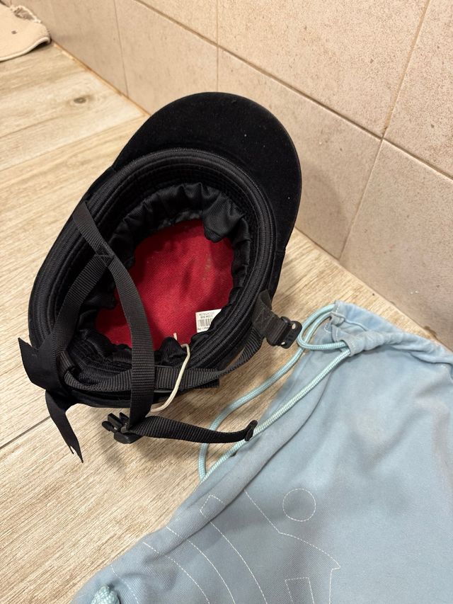 Casco Equitación Fouganza Terciopelo Negro