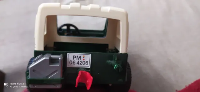 Playmobil Safari Coche con Remolque y Figuras