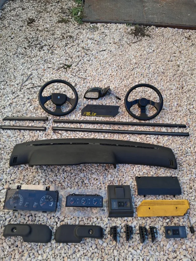 RENAULT "CLIO 16V"MATERIAL      (RECAMBIOS/PIEZAS)