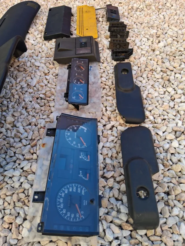 RENAULT "CLIO 16V"MATERIAL      (RECAMBIOS/PIEZAS)