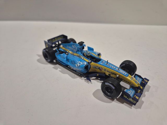 Renault f1 R26 fernando Alonso 1/43 minichamps