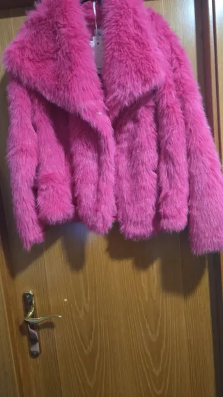 Abrigo rosa pelo sintético