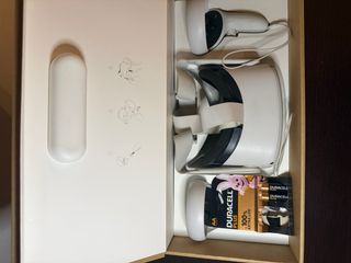 Oculus Quest 2 + Juego Pavlov Shack + Pilas