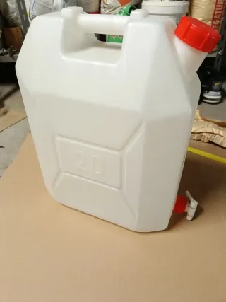 Tanica 20 litri con rubinetto